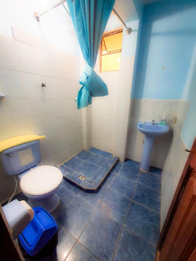 Hostal Luz Yhobimar Copacabana  Exterior photo
