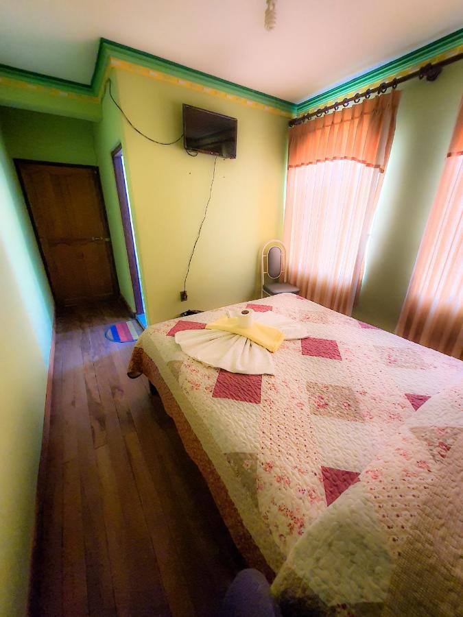 Hostal Luz Yhobimar Copacabana  Exterior photo
